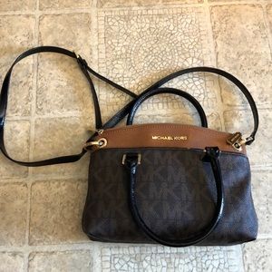 Micheal Kors cross-body purse